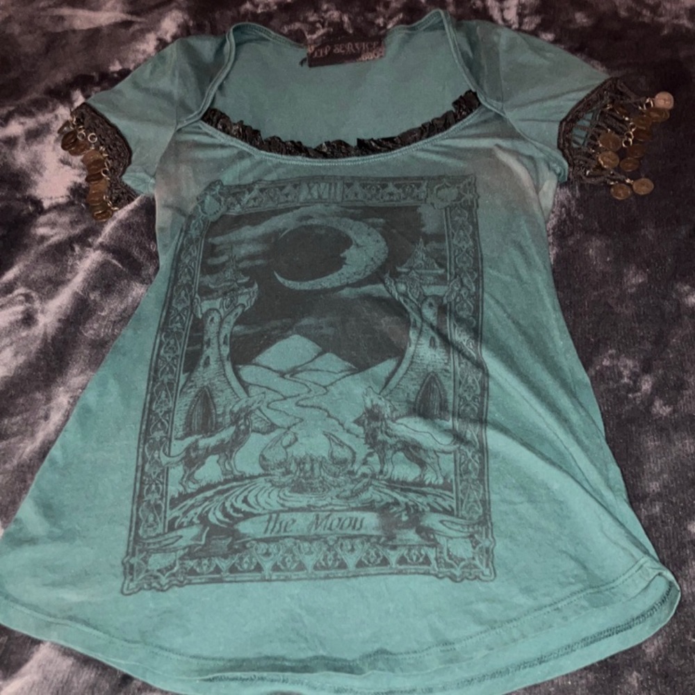 SUPER RARE LIP SERVICE Shirt Top-M